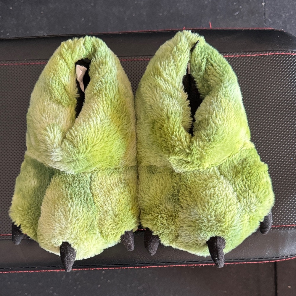 Green Dinosaur Claw Slippers